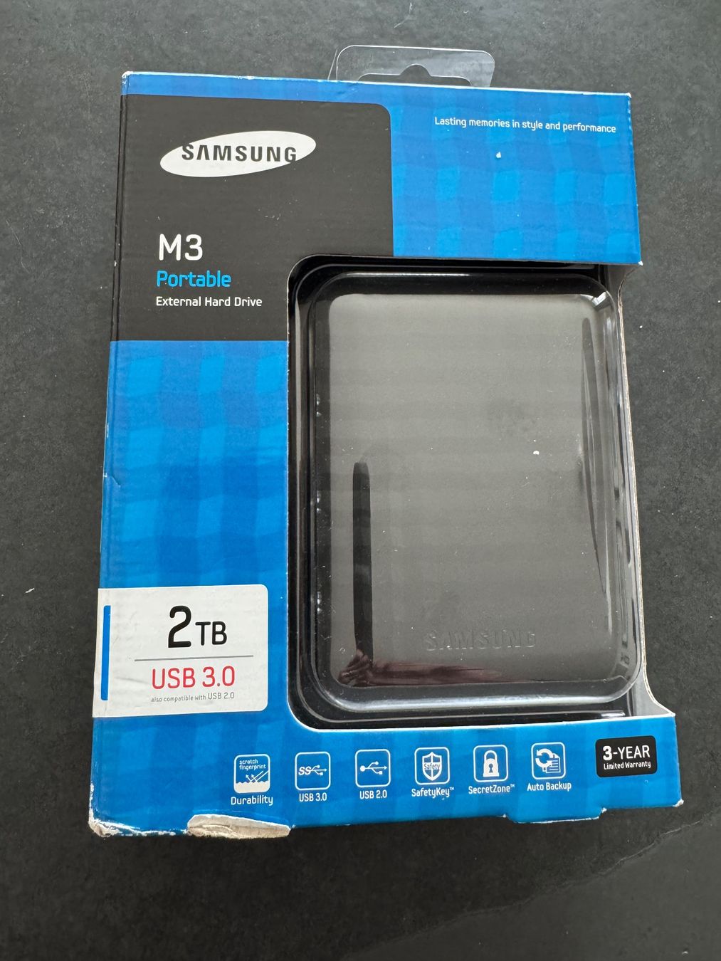 Samsung Dischi rigidi: Samsung M3 Portable External Hard Drive 2 TB – Nuovo e nell'imballaggio originale da Bottmingen venduto da Kioro