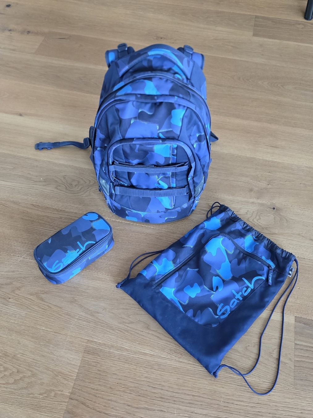 Satch Borse & Zaini: Satch Schul-Rucksack mit Turnsack und Etui – Usato da Oberhasli venduto da Fabilan
