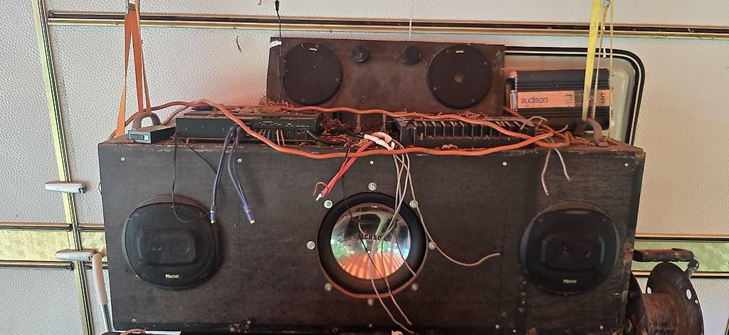 Lettore multimediale & Streamer: Auto stereoanlage – Usato da Dürnten venduto da ang_q8bj