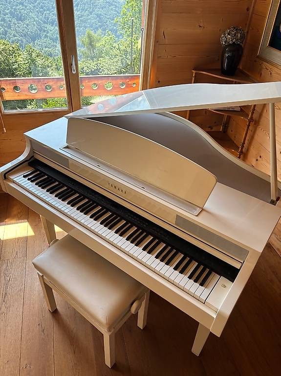 Strumenti musicali: Yamaha Clavinova CLP-465GP - Piano numérique à queue – Usato da Huémoz venduto da est_z8s9 1