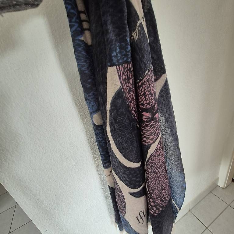 Foulard & Sciarpe: Kaschmir Schal Friendly Hunting – Usato da Meggen venduto da darcy10 1