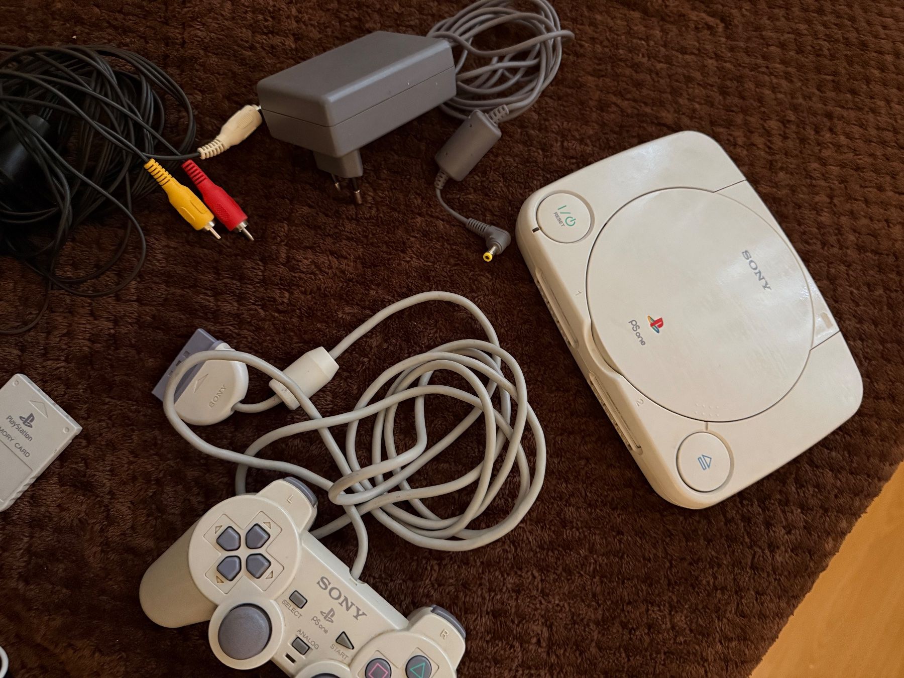 Sony Consoles: Playstation ONE – D'occasion à Neuhausen par xmariposay 4