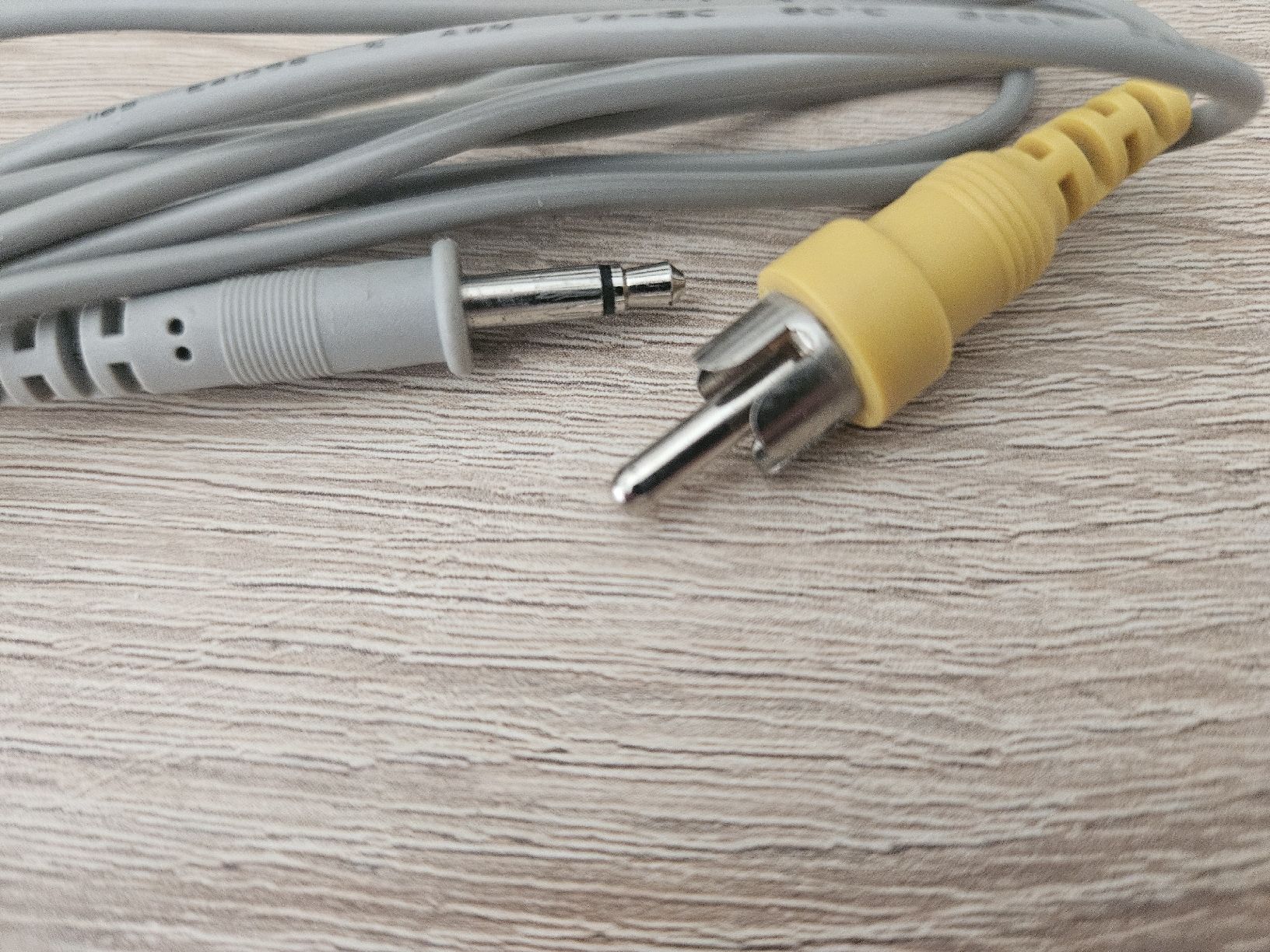 Kabel: Audio/Video Kabel - 3.5mm Klinke – Gebraucht aus Wauwil von seriously3 2