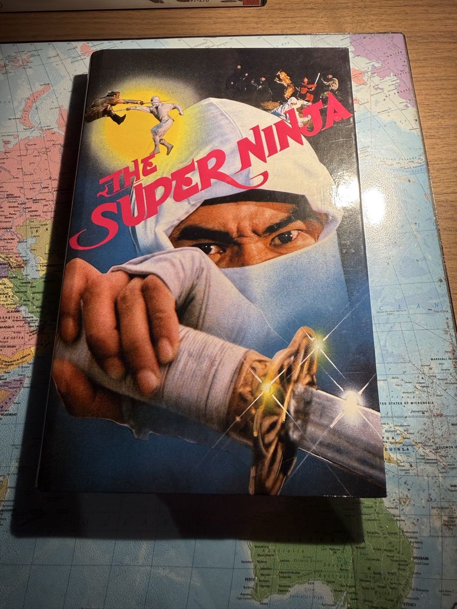 Tous les DVDs: The Super Ninja Grosse Hartbox DVD  – D'occasion à Flaach par Filmklopper87