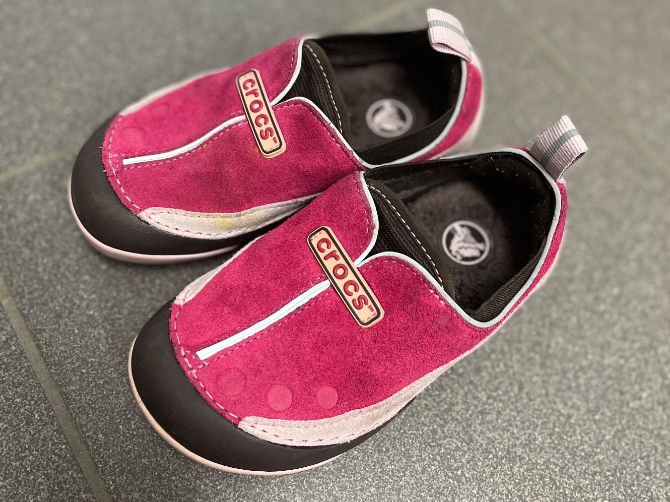 Scarpe per ragazze: Crocs Mädchen 27-28 Leder – Usato da Malleray venduto da ste_rx2t