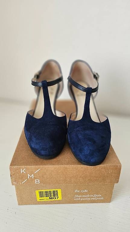 Scarpe da donna: KMB T-Strap Pumps – Usato da Sursee venduto da nei_7klk