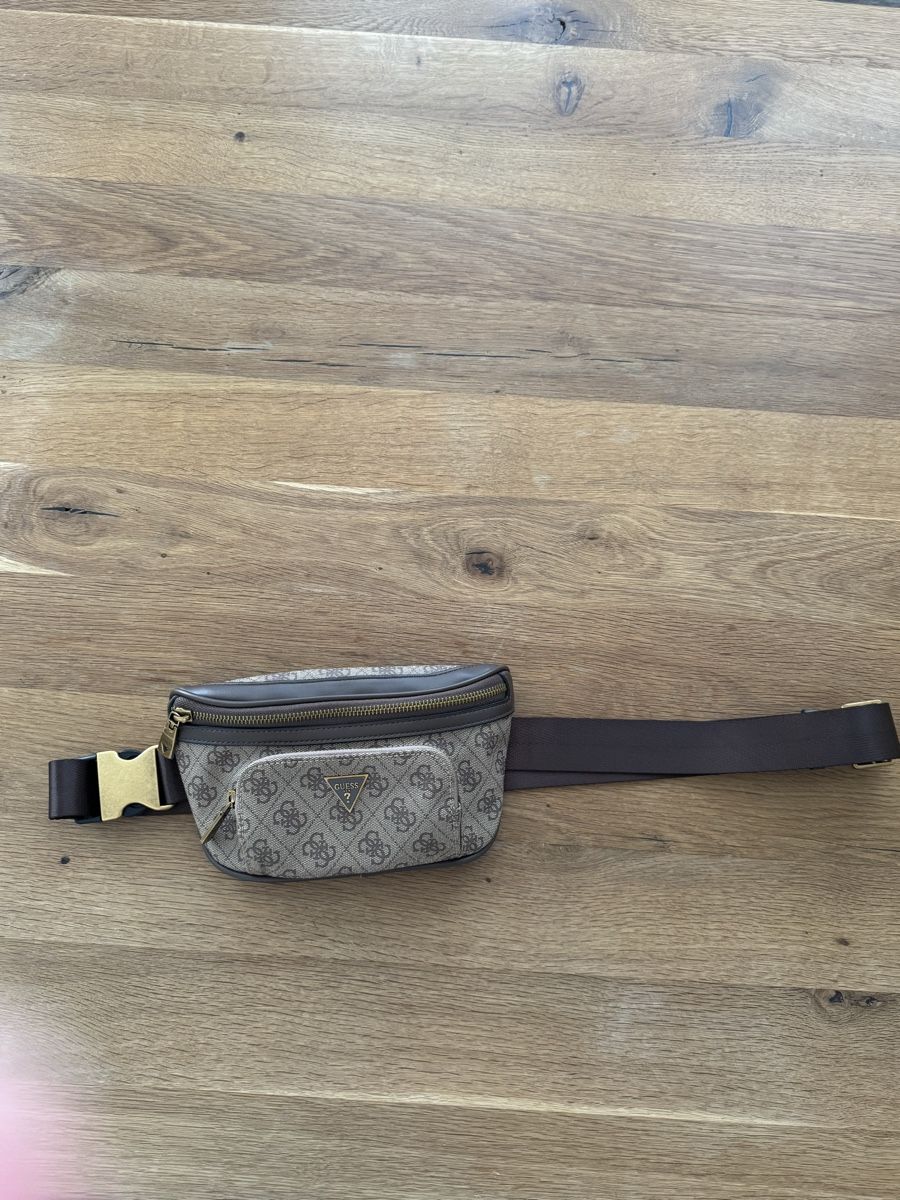 Guess Borse: Guess Bauchtasche – Nuovo (secondo la descrizione) da Bäch SZ venduto da edo_9m62