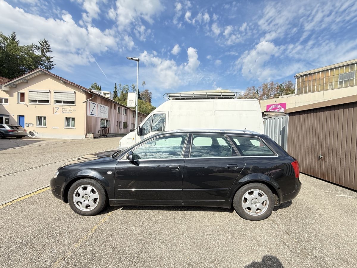 Audi Automobili: AUDI A4 AVANT | MIT MFK | AB 1 Fr. – Usato da Hinwil venduto da rkcdusan 2
