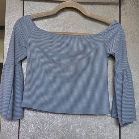 🐸 CROP TOP XS TROMPETENÄRMEL KURZES OBERTEIL WIE NEU