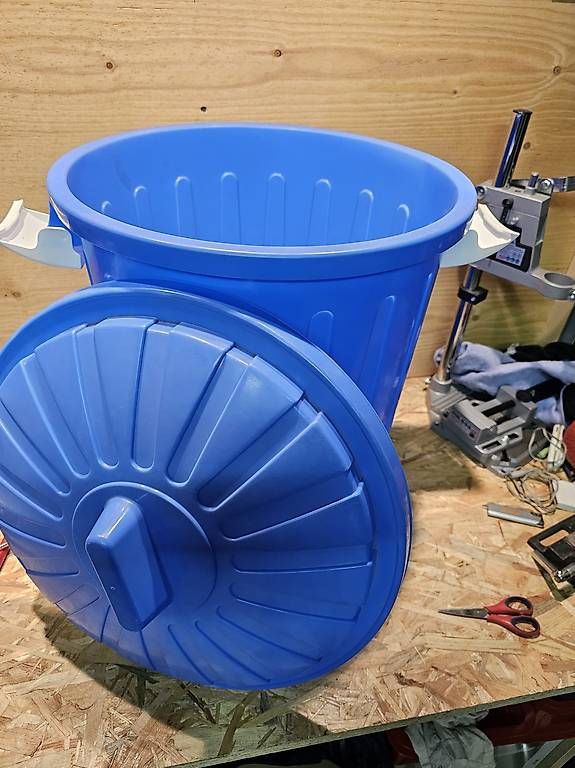 Contenitori & Simili: Contenitore con coperchio 50 litri – Usato da Giubiasco venduto da ton_vpl7 2