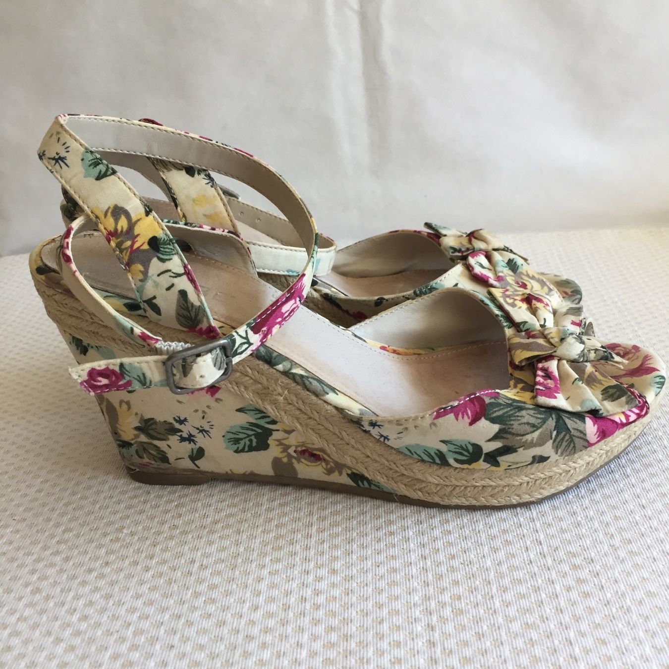 Cube Scarpe da donna: Cube - Sandalettes  plateau - 37 – Usato da Sion venduto da accroshoes 1