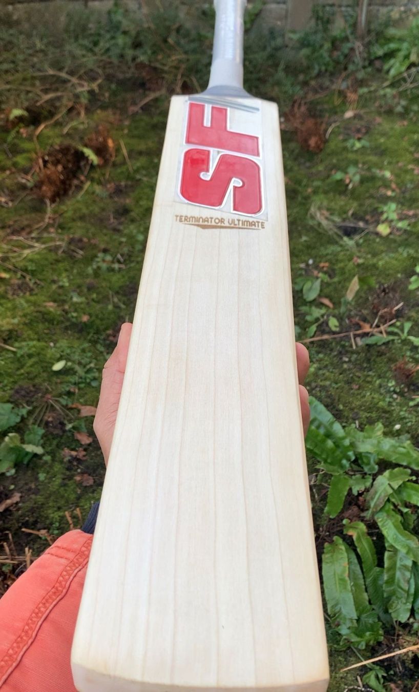 Articoli in legno: SF Terminator Ultimate English Willow SH – Nuovo e nell'imballaggio originale da Luzern venduto da ronymamuni