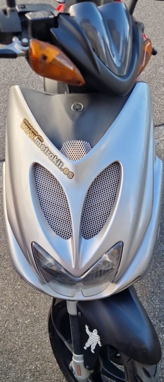 Yamaha Strada: Roller Aerox 50cc Silber – Usato da Romanshorn venduto da Keller2011