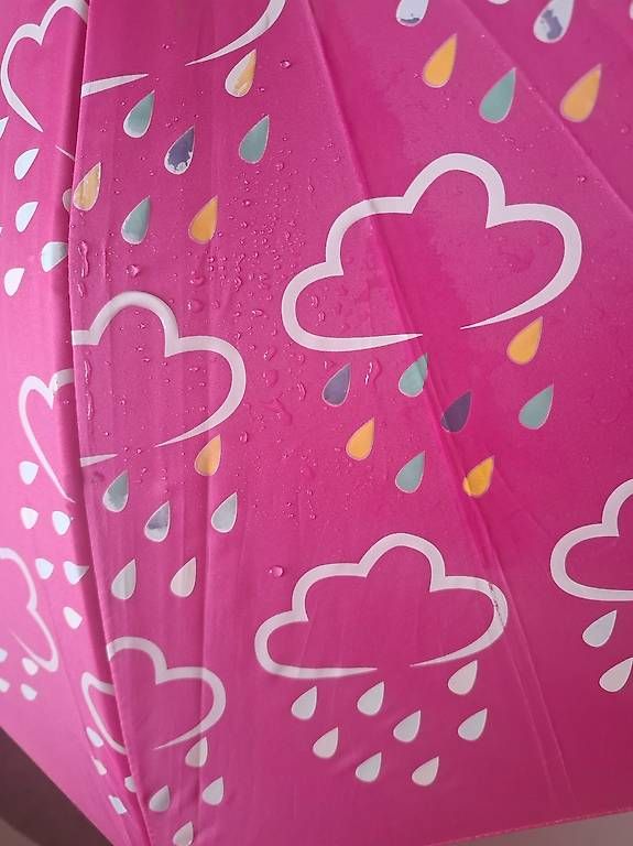 Altro per bambini: Zwei schöne, bunte Kinderregenschirme mit Farbwechsel – Usato da Winterthur venduto da heldin_nr10 2