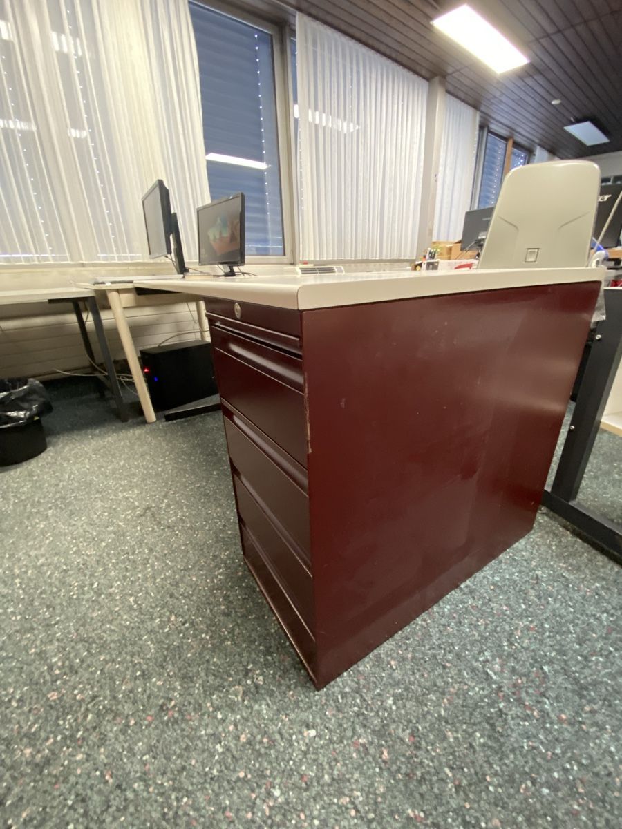Bureaux: Schreibtisch  – D'occasion à Hägglingen par Karin0802 3