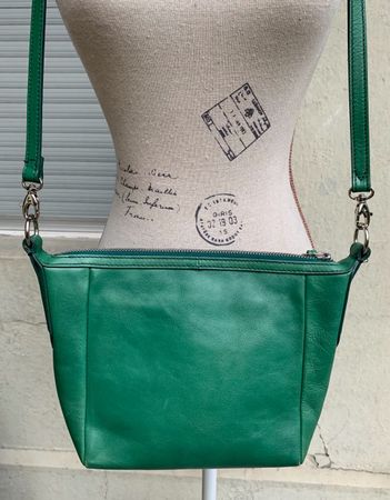 Superbe sac FOSSIL en cuir fin de vachette doublé tissus