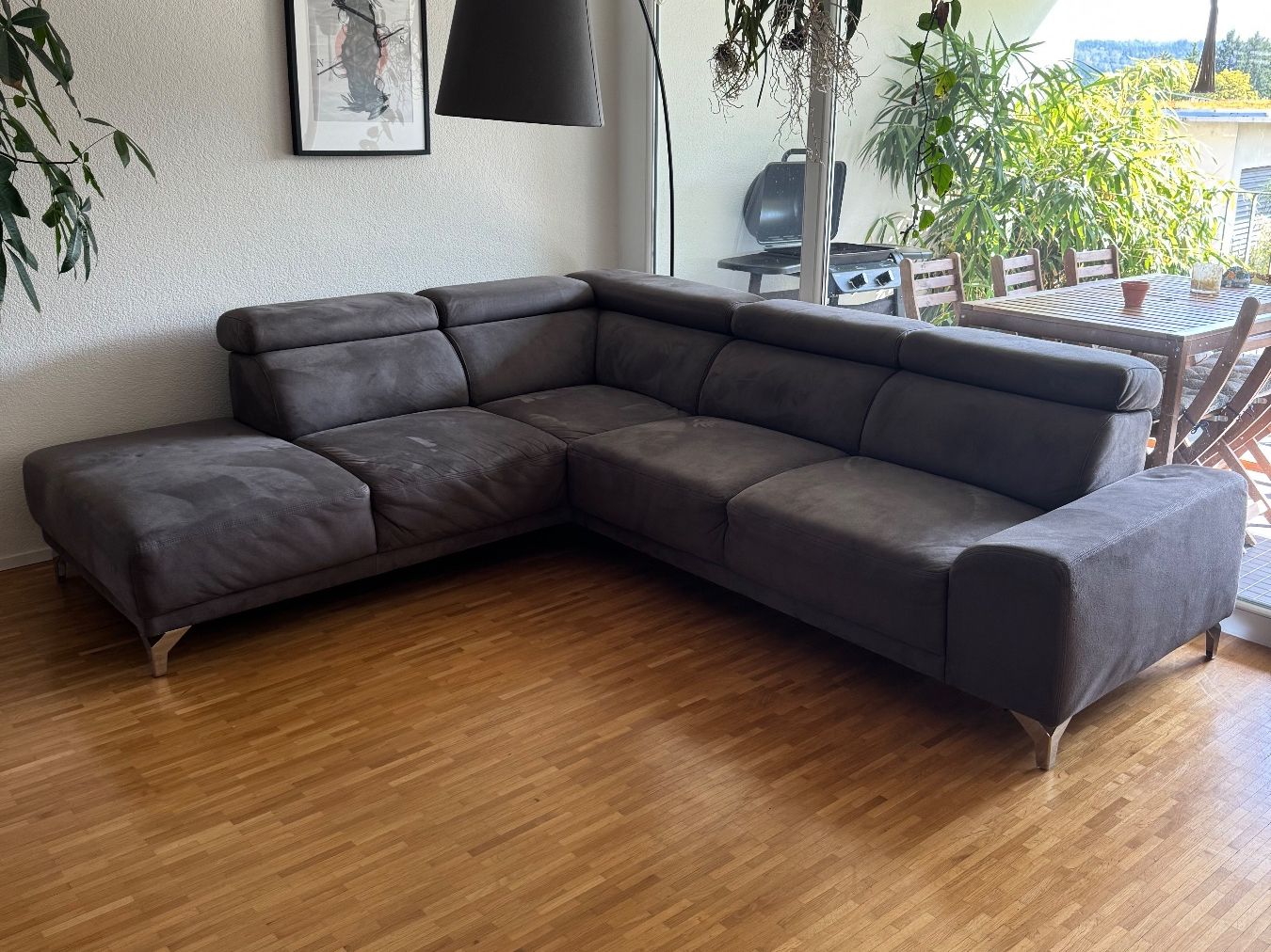 Divani: Ecksofa braun-grau, höhenverstellbare Kopflehne – Usato da Solothurn venduto da flo_27sl