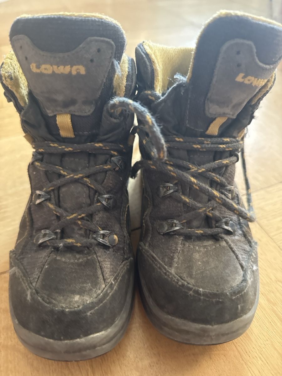 Lowa Scarpe per ragazzi: Wanderschuhe Gr. 25 – Usato da Zürich venduto da cinnamonis