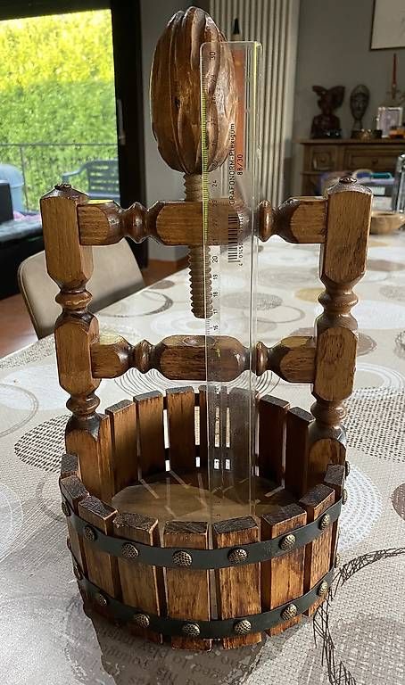 Tutte le decorazioni: Schiaccianoci / torchio in legno – Usato da Castel San Pietro venduto da sab_lj2d 3