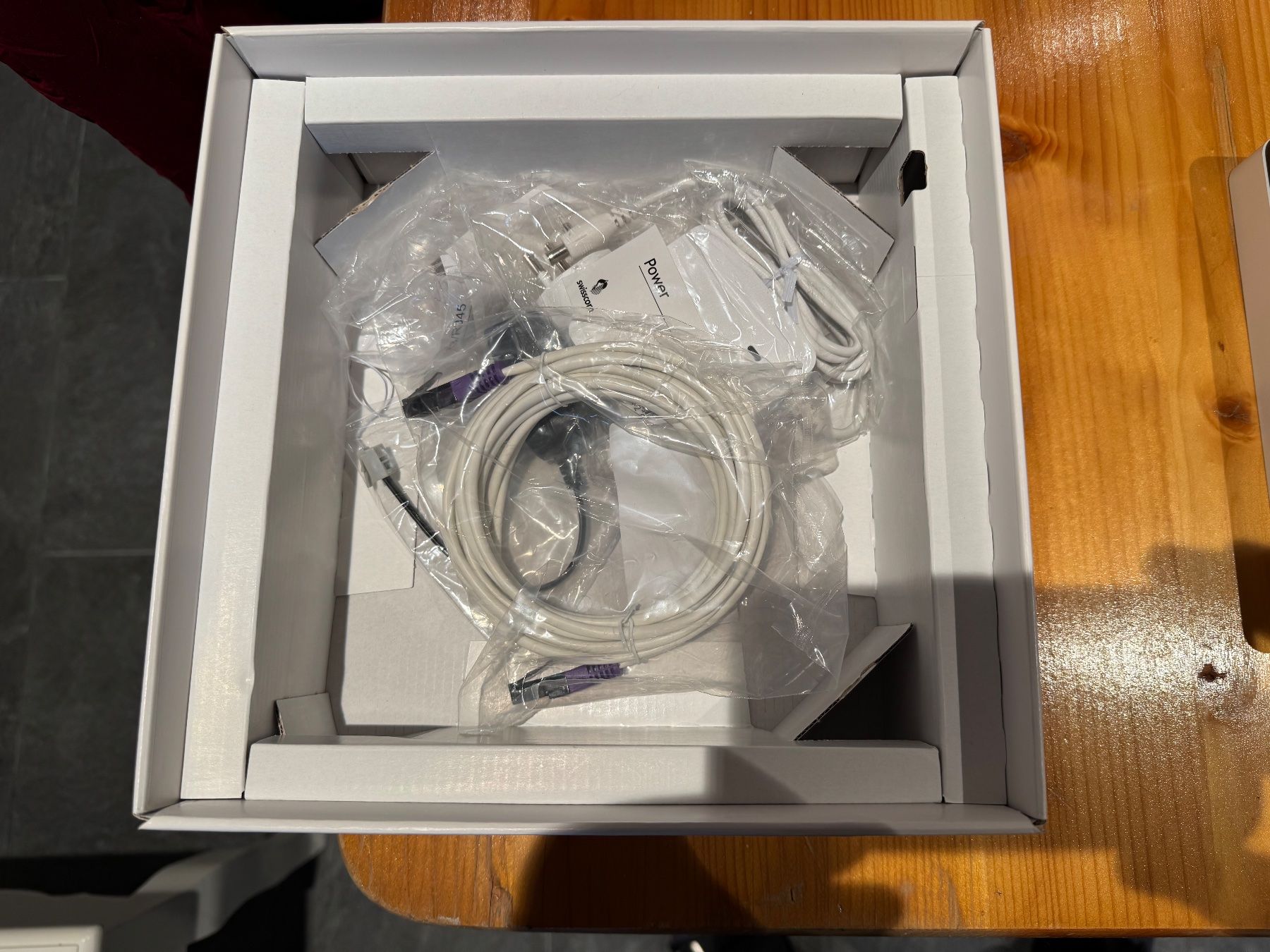 Swisscom Modems & Router: Neue Internetbox (Router) standard Swisscom – Gebraucht aus Arisdorf von imbeck 2