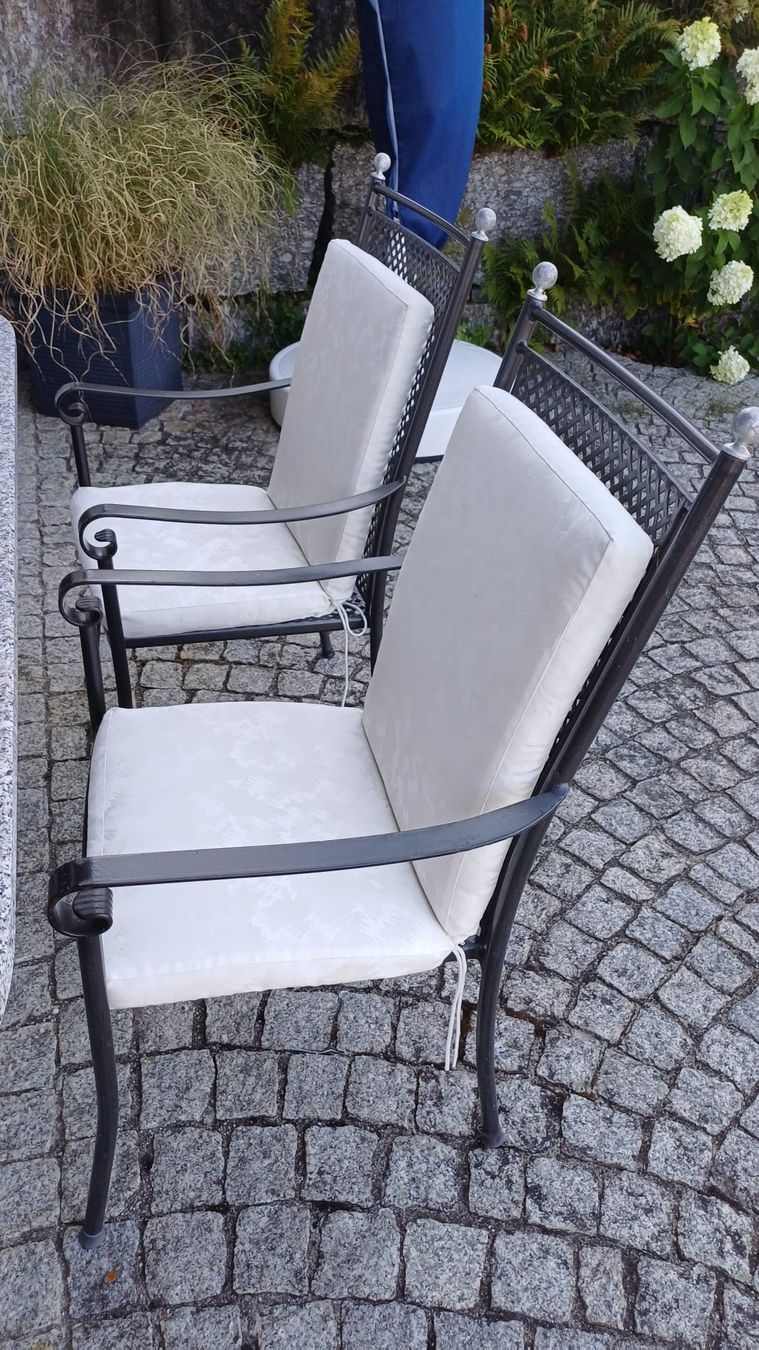 Hunn Tables: GRANIT TISCH MIT STÜHLEN – D'occasion à Honau par Blazer1 1