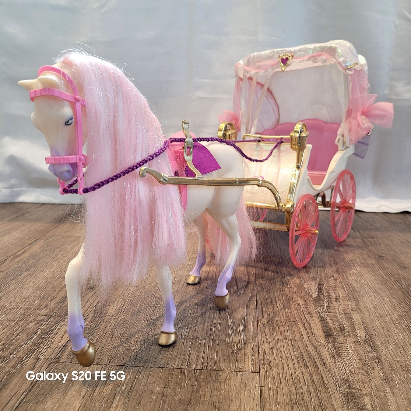 Giocattoli: Barbie Pferd Zauberherzchen mit Kutsche – Usato da Niederbuchsiten venduto da klengyel