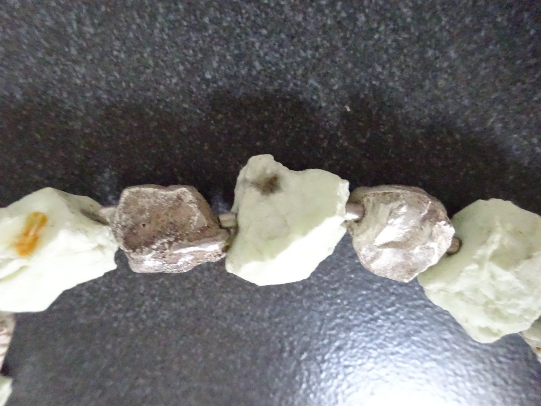 Catenine: Steinkette Marmor / mintgrün – Usato da Oetwil am See venduto da Senegal 1