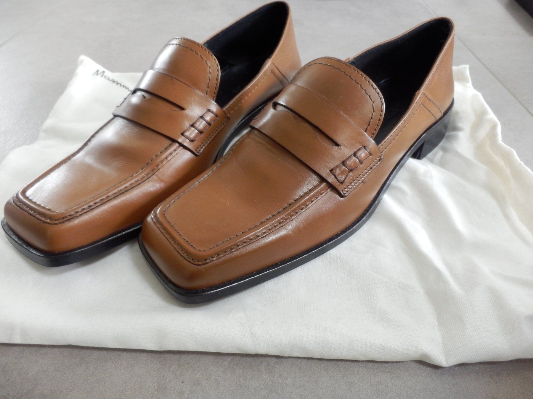 Massimo Dutti Scarpe da donna: Mocassin Massimo Dutti couleur cuir en  taille 40 neuve – Nuovo (secondo la descrizione) da Apples venduto da Photec18 3
