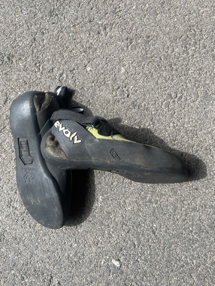 Scarpe per ragazzi: Evolv Kinderkletterschuhe – Usato da Meiringen venduto da Maersk 2