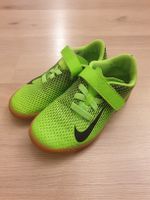 Nike Hallenschuhe/Fussballschuhe Gr.30