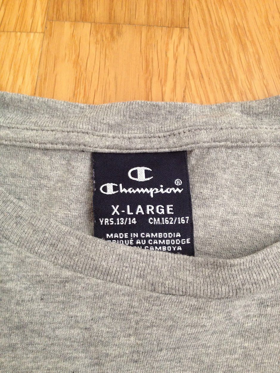 Champion T-shirt: Shirt Champion – Usato da Dübendorf venduto da Fip05 1
