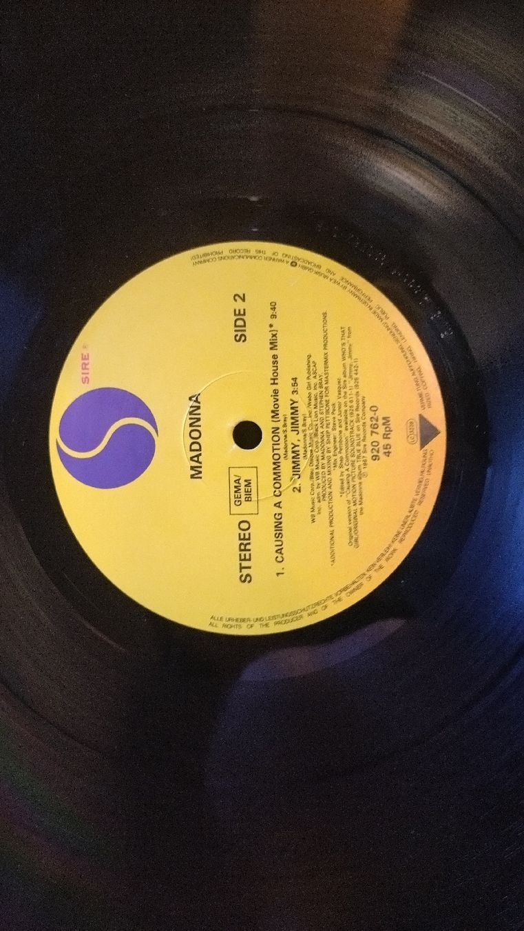Dischi in vinile: Vinyle 45 tours Madonna Causing A Commotion G-G+ – Usato da Farvagny-le-Grand venduto da LaCaverne 2