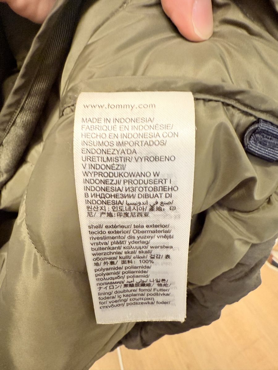 Tommy Hilfiger Giacche: Tommy Hilfiger leichte Daunenjacke – Usato da Näfels venduto da sellmemoric 5