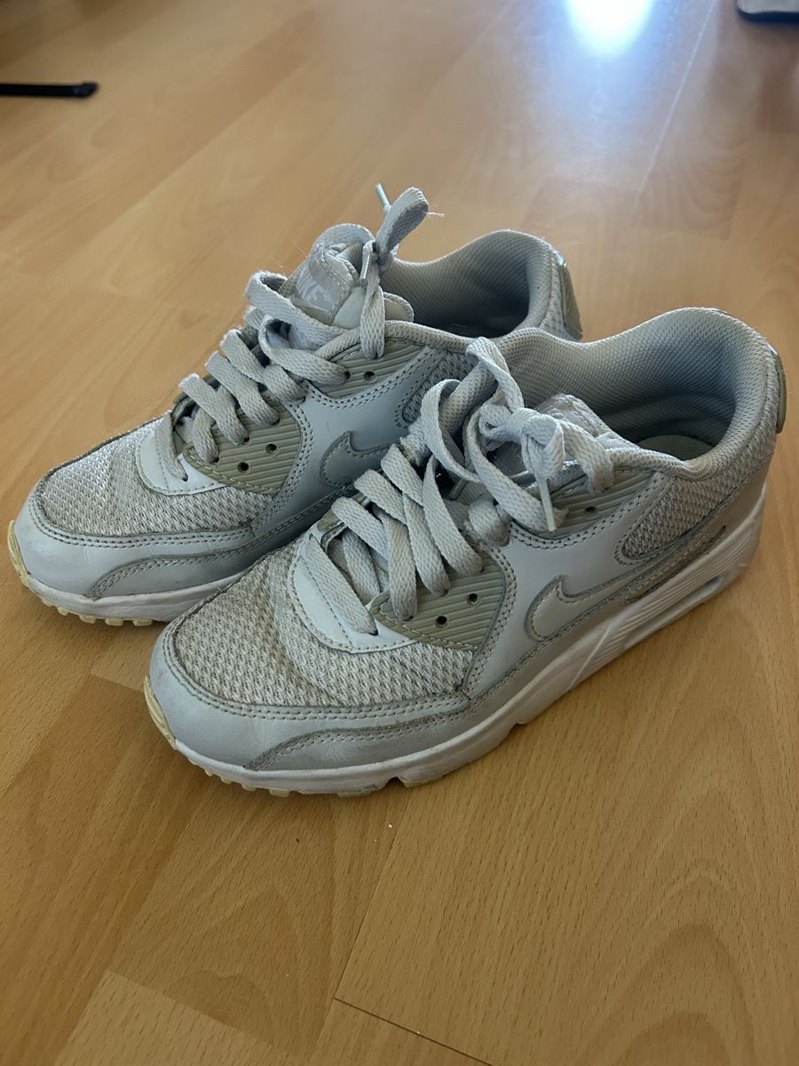 Nike Herrenschuhe: Nike Air Max 90 Grösse 36.5 gebraucht – Gebraucht aus Ostermundigen von HarleyQ3 2