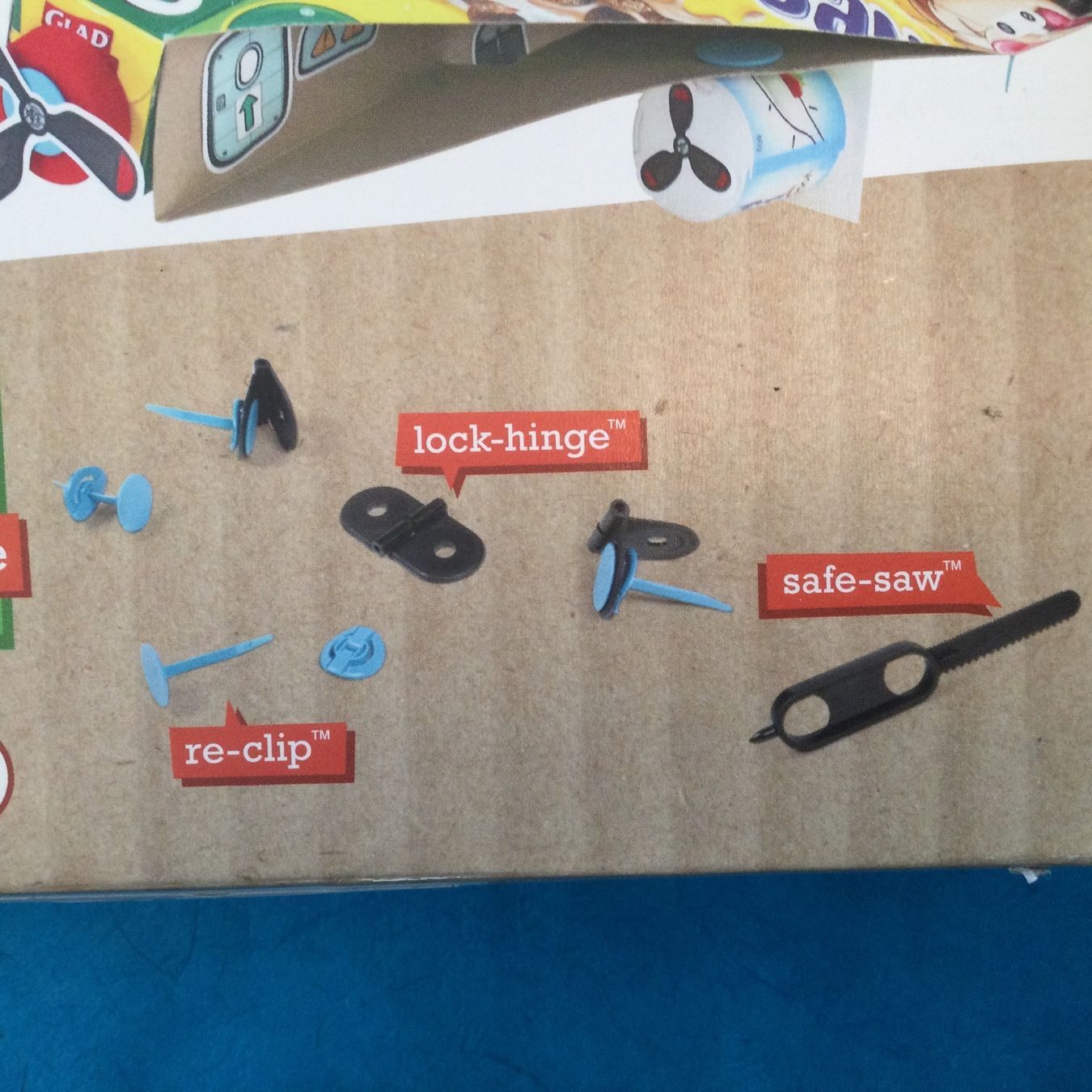 Giocattoli: Makedo Find & Make Plane / Flugzeug. Neu. – Nuovo e nell'imballaggio originale da S. Pietro venduto da pic_mc9g 2
