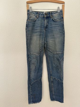 Sandro, jean taille haute, taille 36, coupe tendance!