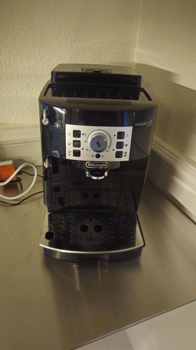 De'Longhi Macchine per caffè & Macchine per espresso: DeLonghi Magnifica S – Difettoso da Oberengstringen venduto da david-01 1