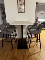 Bartisch-Set mit 4 Stühlen 
