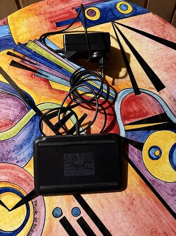 Caricabatterie: NOMAD Wireless Charger / Ladestation – Usato da zug venduto da kpo_bn6f 1