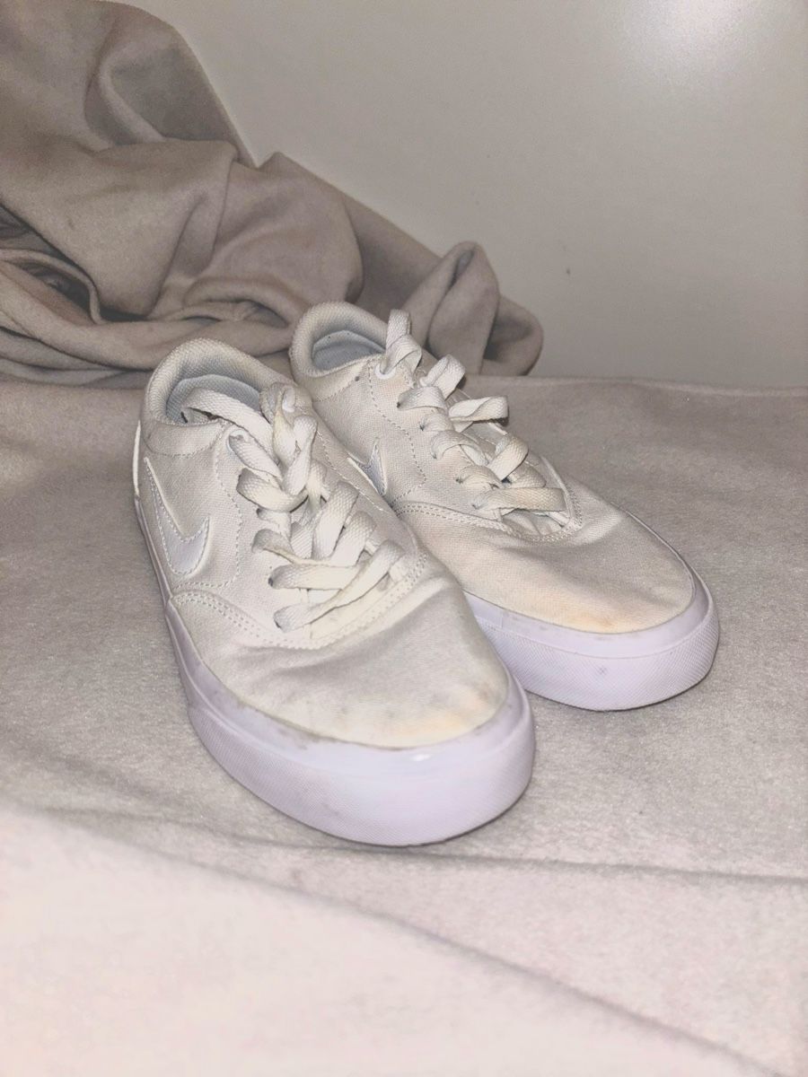 Nike Scarpe da donna: Nike SB Charge low white – Usato da Luzern venduto da fer_5lyj