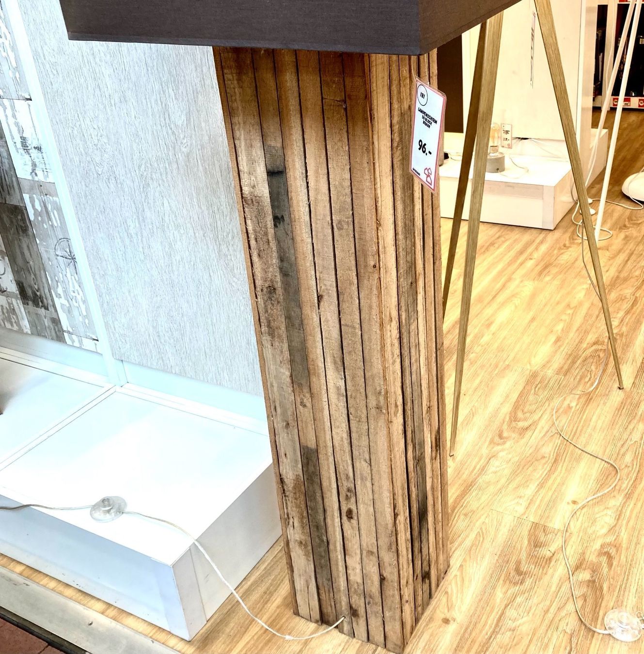 Lampade: Lampe vintage et tendance – Usato da Bern venduto da vahnos1 7
