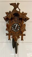 Kuckucksuhr Holz mit Schnitzerei gebraucht guter Zustand