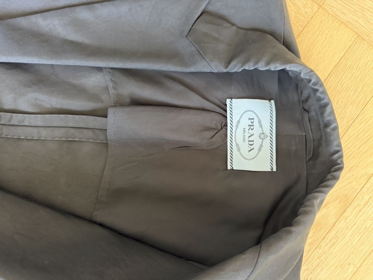 Prada Giacche: Prada Blazer schwarz mit Schnallen – Usato da St. Gallen venduto da aenny1234 2