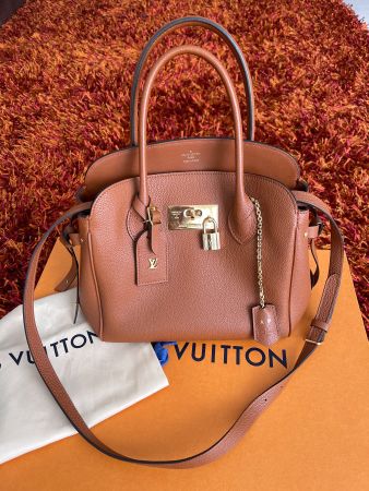 Louis Vuitton Milla PM gold, Leder, braun, M51684, wie neu.