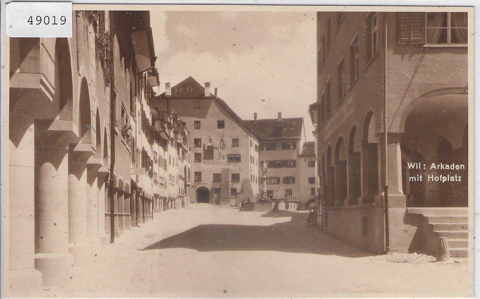 Cartoline postali: Wil SG - Arkaden mit Hofplatz – Usato da Ettingen venduto da Kartenplanet