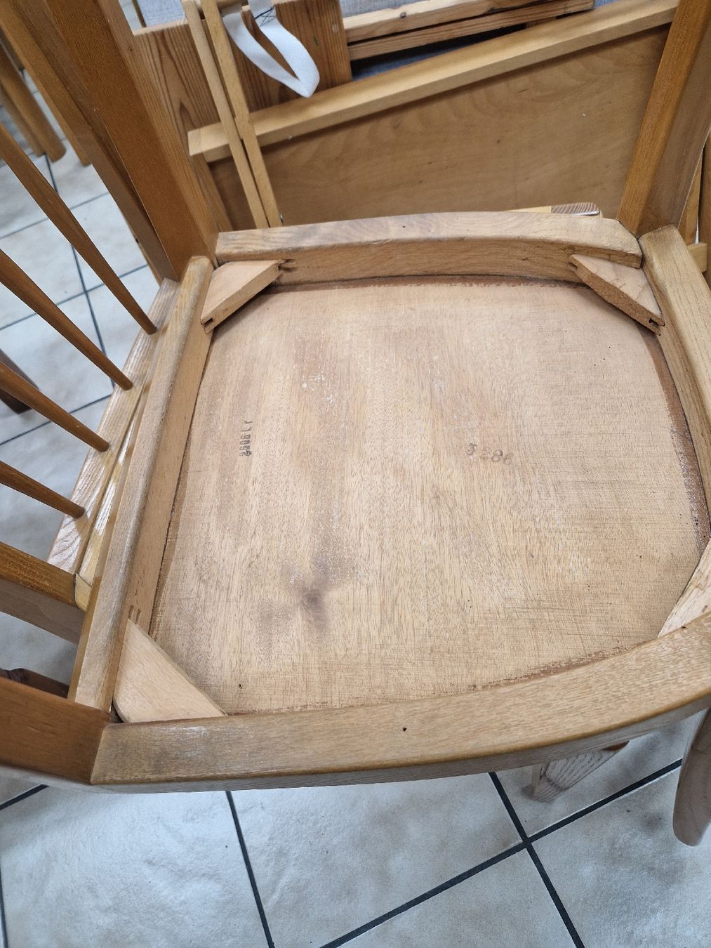 Sedie: 2 Holzstühle wunderschön – Usato da Mörigen venduto da Clio111 4