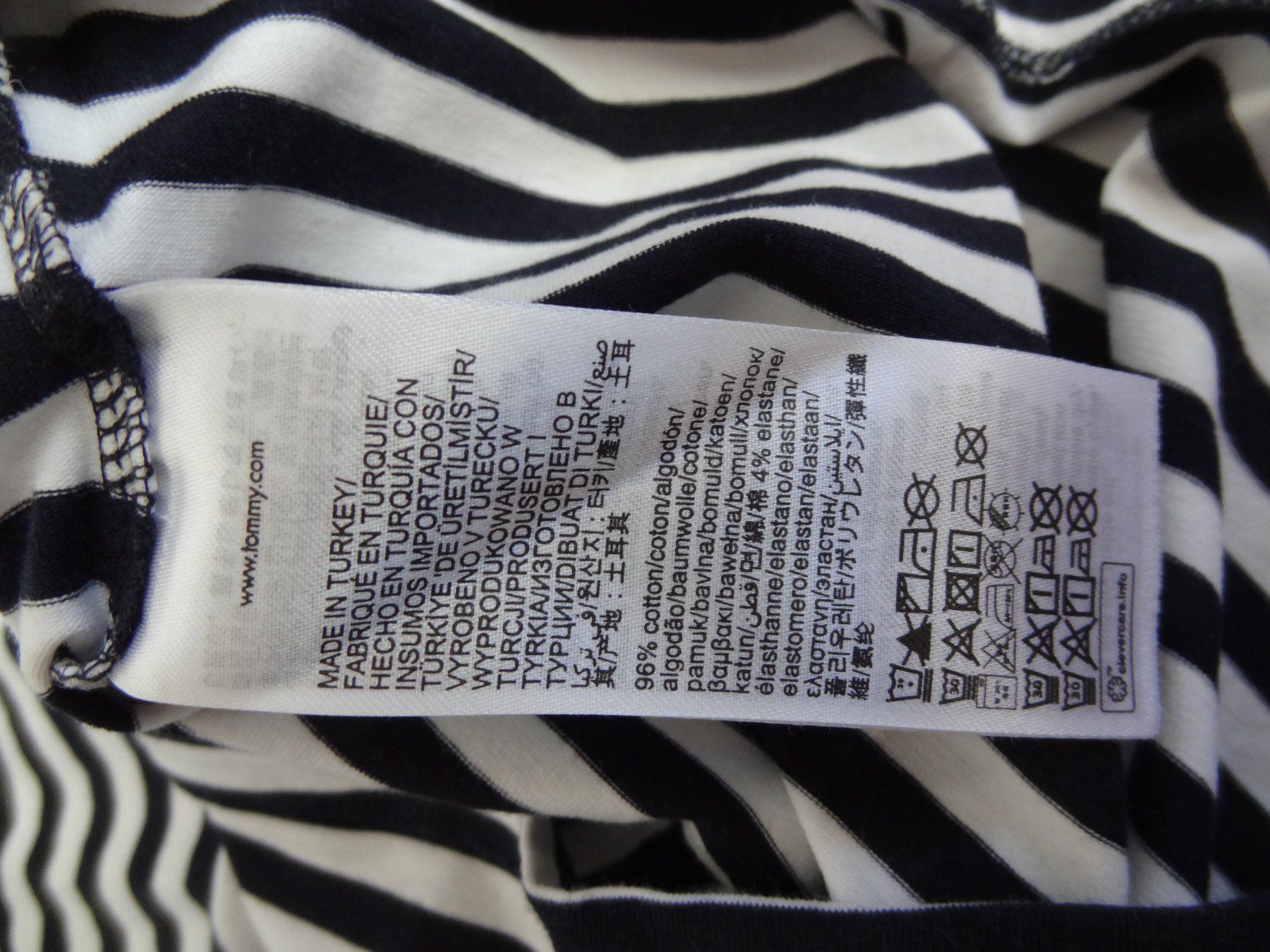 Tommy Hilfiger T-shirt: Tommy Hilfiger taille S comme neuf – Usato da Satigny venduto da salvatore73 4