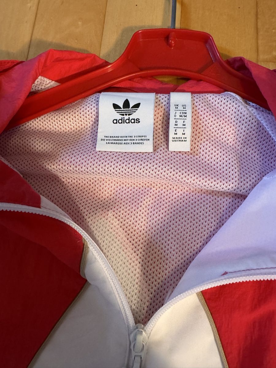 Adidas Jacken: adidas Übergangsjacke M – Neu (gemäss Beschreibung) aus Triesenberg von dom_hd56 1