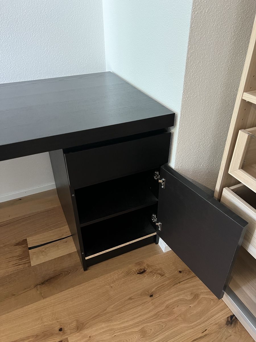 Ikea Schreibtische: Schreibtisch Pult Ikea schwarz – Gebraucht aus Bern von Ovorocks 2
