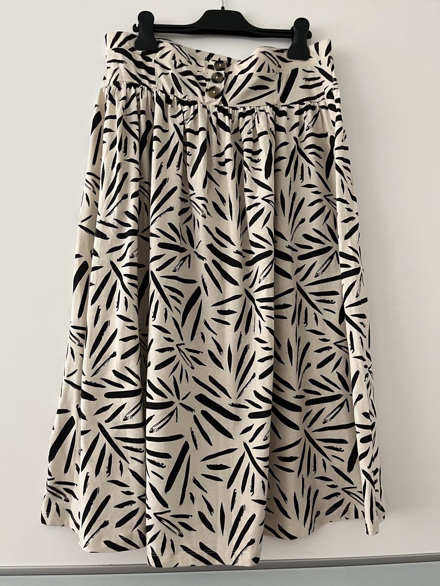 Gonne: Sfera Jupe beige/schwarz, Grösse L – Usato da Zürich venduto da tsunrise122